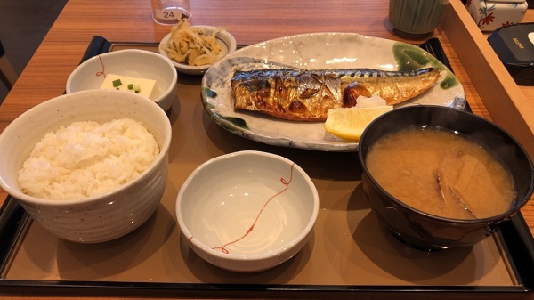 やよい軒 サバの塩焼定食 札幌市西区 単身赴任 食 ブログ